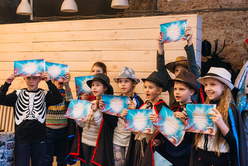 Как отметить Новый год классом — идеи для младших школьников в Tallinn