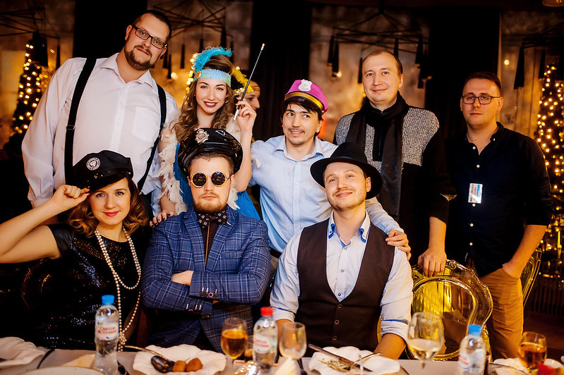 Команда компании празднует Новый год в ресторане Tallinn